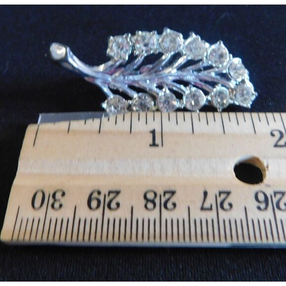 Rhinestone Brooches, Blue Flower Star and Silver Tone Leaf Vintage Set of Two - Picture 5 of 6